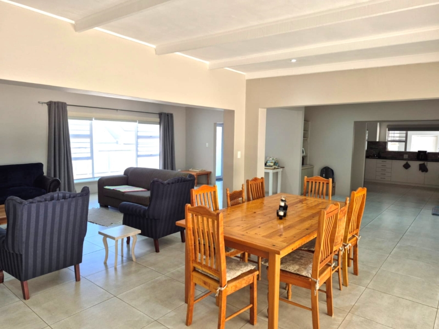 5 Bedroom Property for Sale in Panorama Western Cape